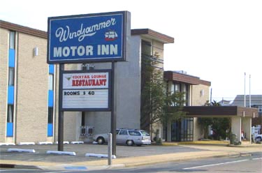 Windjammer Motor Inn